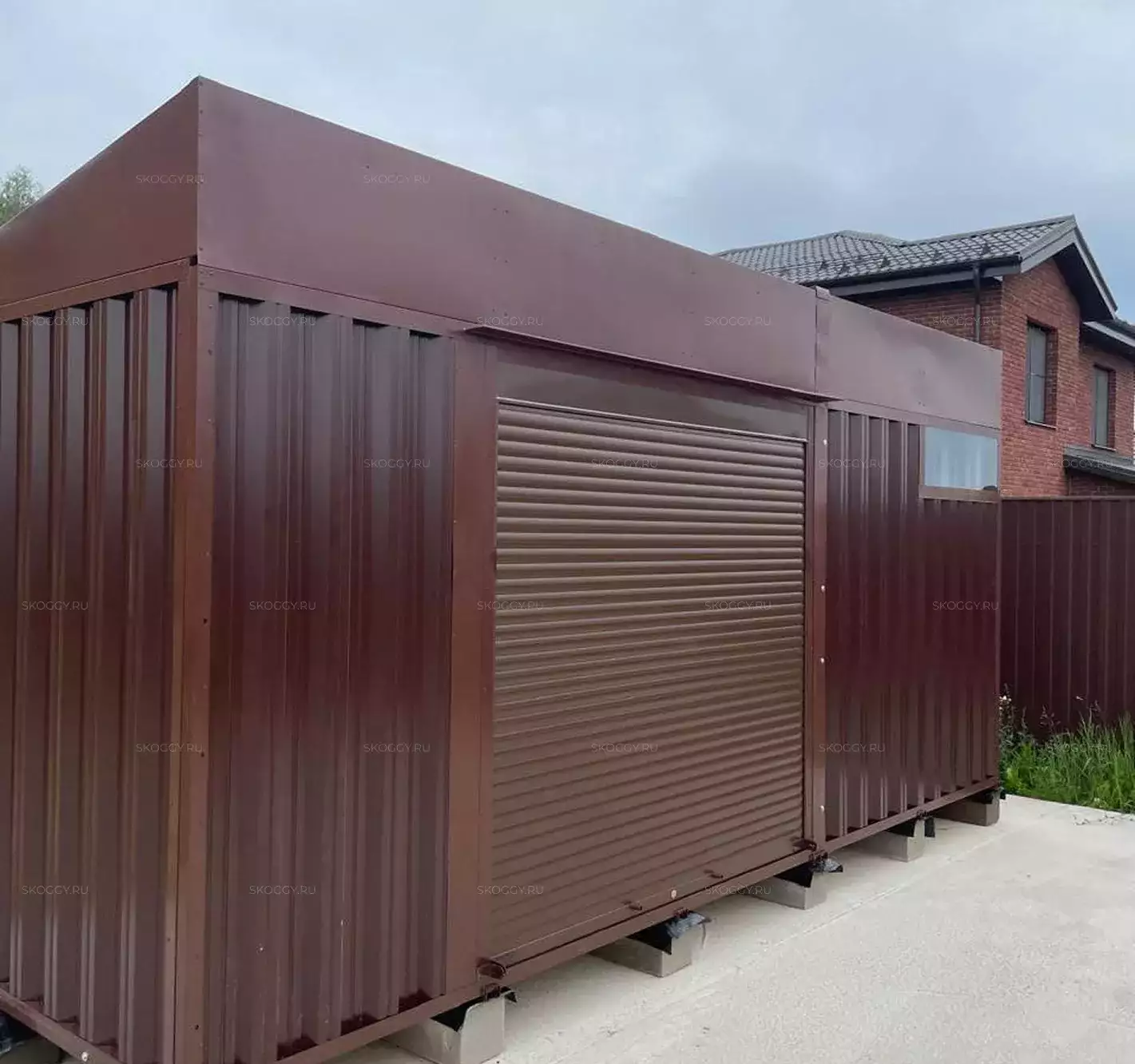 Хозблок для хозяйственных вещей в шоколадном цвете в дер. Духанино, г.о. Истра, МО