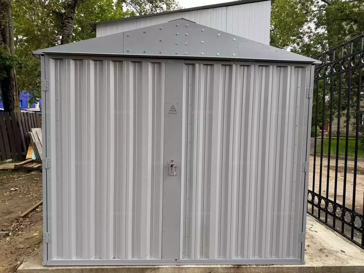 Два хозблока для велосипедов в сигнальном сером цвете в г. Жуковский, МО