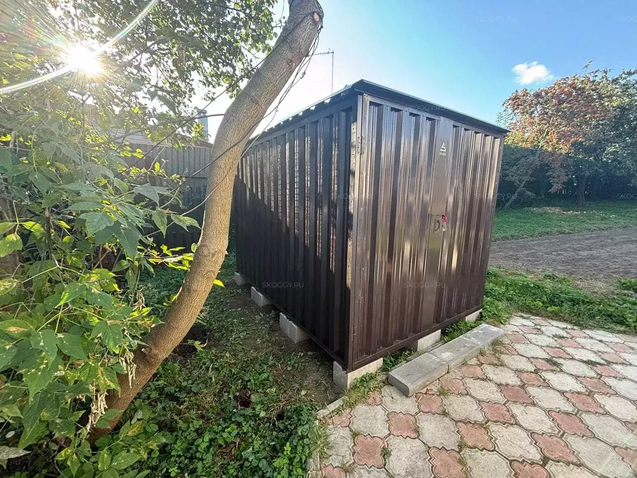 Хозблок для садовой техники и инвентаря в серо-коричневом цвете в пос. Водный, г. Тула