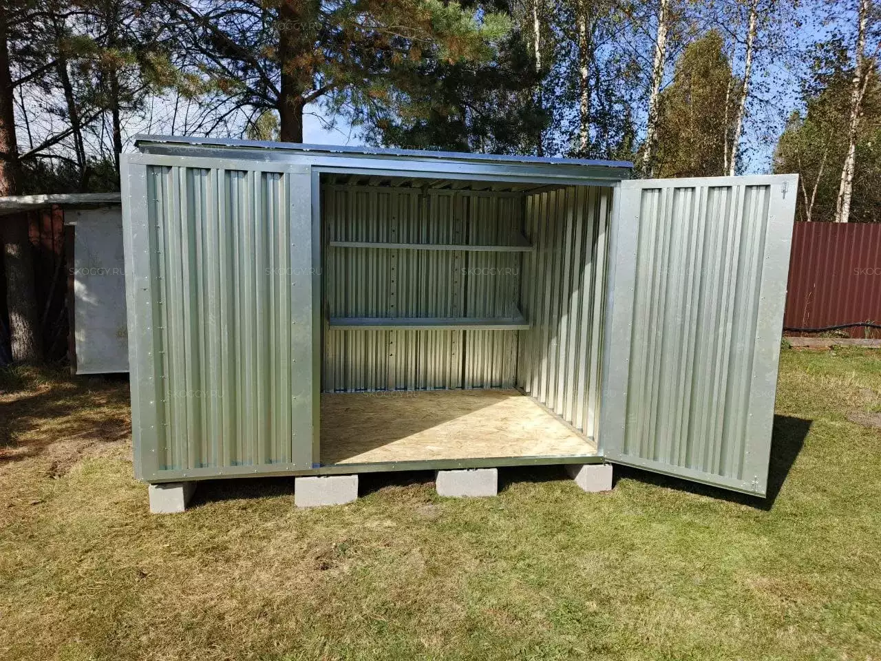 Хозблок для хозяйственных принадлежностей в цинковом цвете в дер. Говейново, Дмитровский г.о, МО