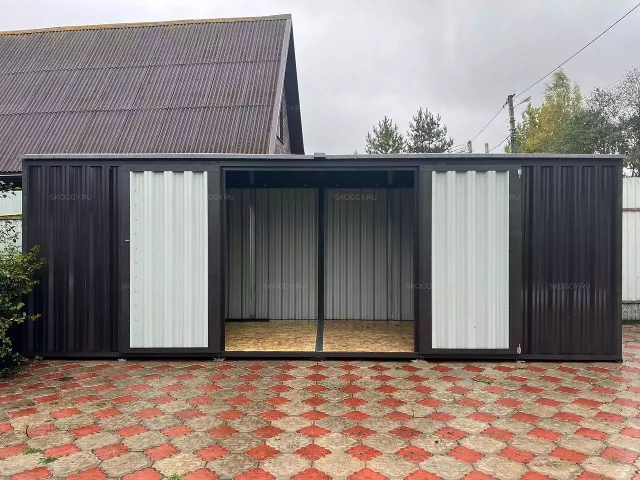 Хозблок для садовой техники и инвентаря в серо-коричневом цвете в СНТ Солнечный, г. Переславль-Залесский, Ярославская обл.