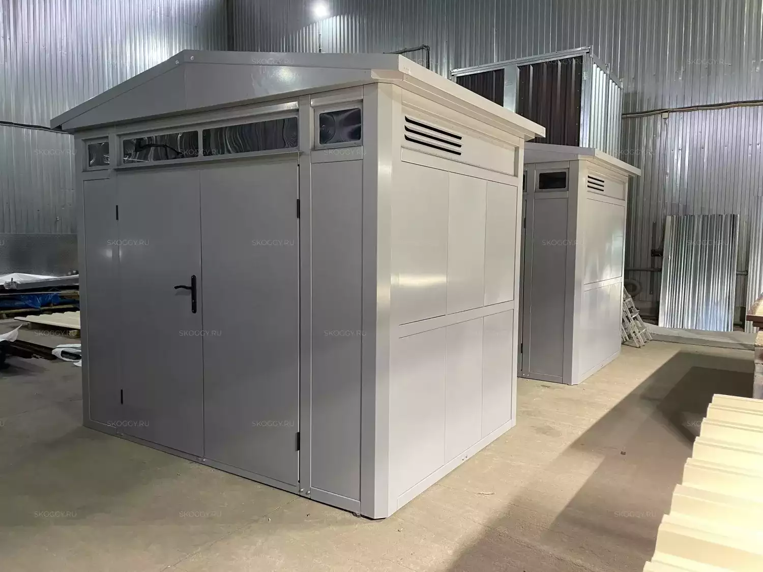 Два люксовых хозблока для инвентаря, техники и ТМЦ в светло-сером цвете в г. Москва, наб. Академика Туполева