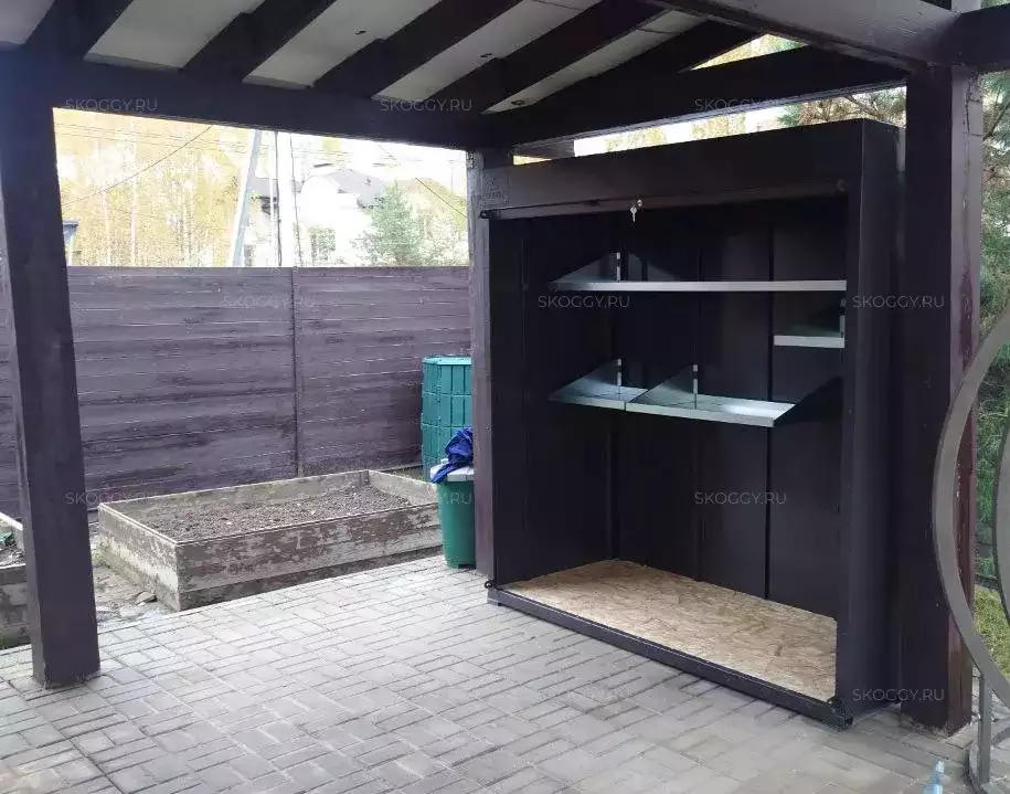 Роллетный шкаф для хранения вещей в серо-коричневом цвете в пос. Пестово, г.о. Мытищи, МО