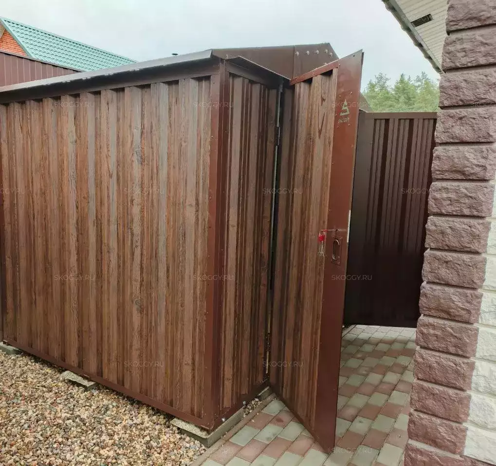 Хозблок для садовой техники и хозяйственных принадлежностей в комбинированной расцветке в дер. Теренино, Павлово-Посадский р-н, МО