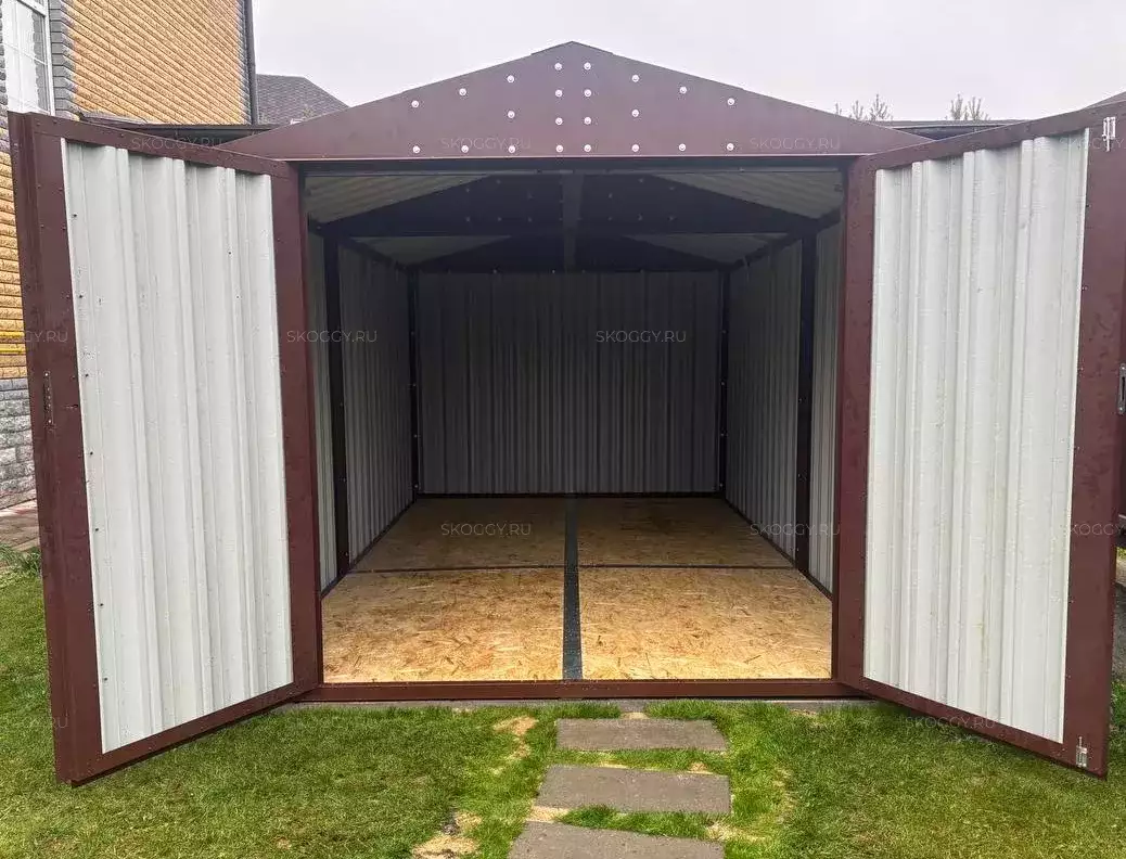 Хозблок для велосипедов, мастерской и хозяйственных вещей в шоколадном цвете в дер. Холмы, г.о. Истра, МО