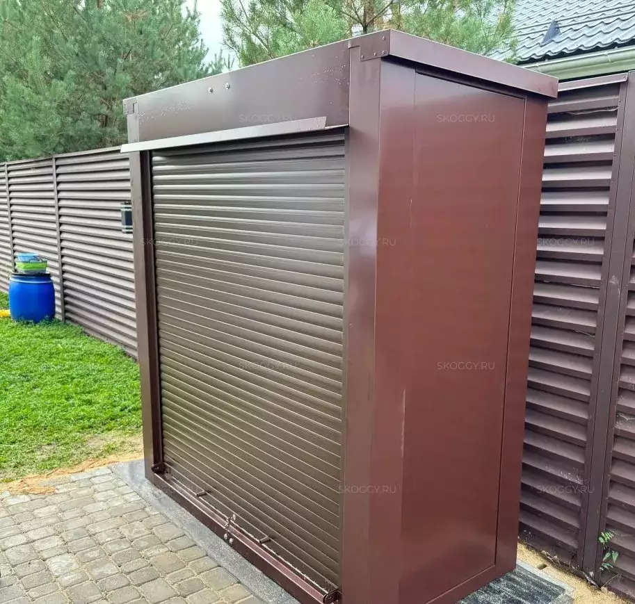 Уличный шкаф для инвентаря в шоколадном цвете в КП Новотишково, Пушкинский г. о, МО
