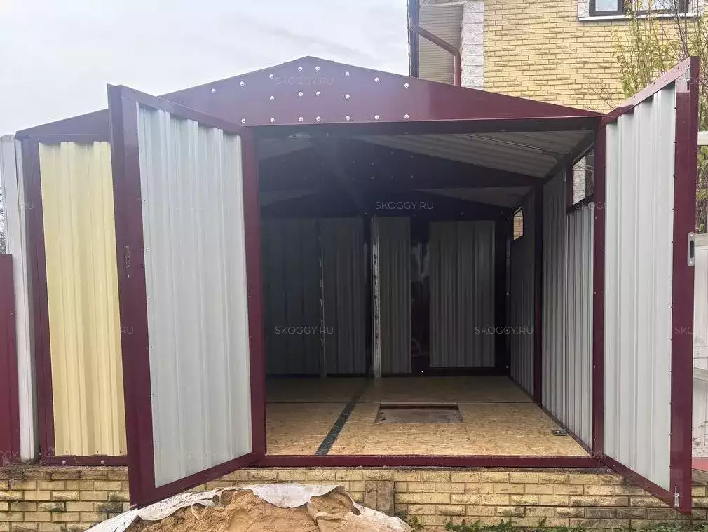 Хозблок для садовой техники и инвентаря в комбинированной расцветке в дер. Луковня, г.о. Подольск, МО