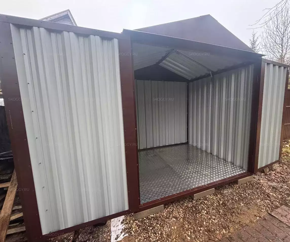 Хозблок для хранения топлива в шоколадном цвете в СНТ Связист, Волоколамский р-н, МО