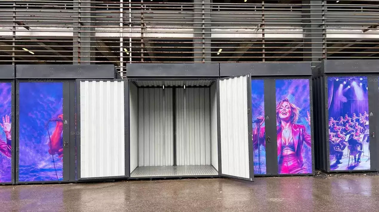 Хозблоки для оборудования в графитовом цвете с нанесением принта на территорию Арены ЦСКА, г. Москва