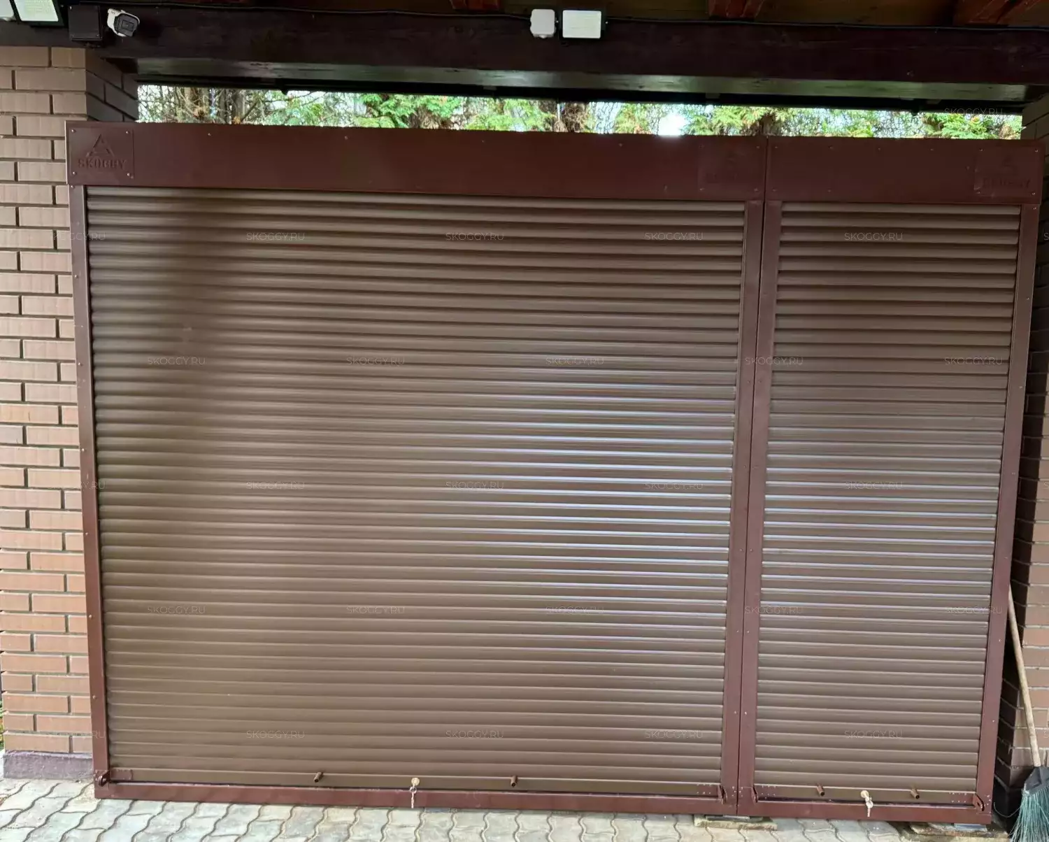 Роллетный шкаф для садового инвентаря в шоколадном цвете в с. Клёново, Троицкий адм.окр, г. Москва