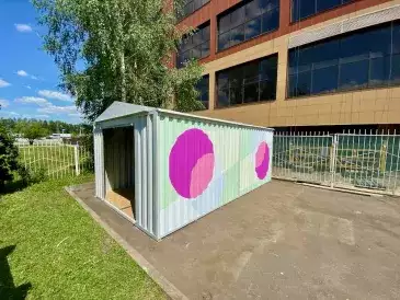 Хозблок для техники и хоз. принадлежностей с логотипом для школы искусств, г. Москва