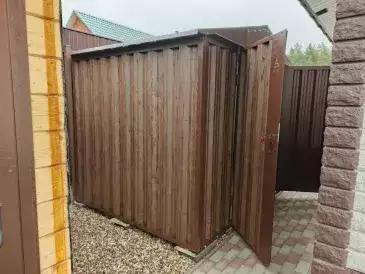 Хозблок ждя садовой техники и хозяйственных принадлежностей в комбинированной расцветке в дер. Теренино, Павлово-Посадский р-н, МО