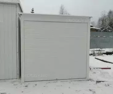 Хозблок с рольставнями в белоснежном цвете в дер. Бисерово, с.п. Кузнецкое, Раменский р-н, МО