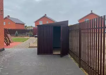 Хозблок для хозяйственных принадлежностей в шоколадном цвете в дер. Бутырки, с.п. Гребцево, Калужская обл.