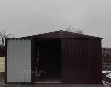 Гараж для хранения мототехники в шоколадном цвете в г. Свердловск, Луганская обл.