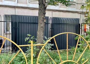 Шкафы с полками в графитовом цвете для заказчика в г. Москва