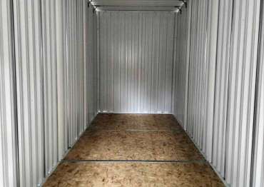 Белый контейнер для укрытия оборудования для заказчика на выставке ВДНХ, г. Москва 