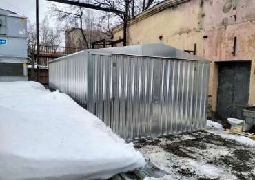 Стильный цинковый гараж для телевизионной компании в Москве