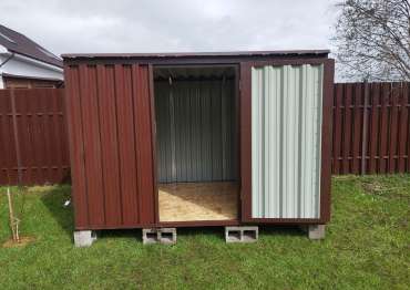 Роскошный хозблок для хранения различных принадлежностей в шоколадном цвете в дер. Андрейково, Рузский р-н, МО Роскошный хозблок для хранения различных принадлежностей в шоколадном цвете в дер. Андрейково, Рузский р-н, МО