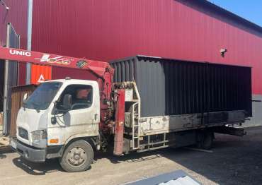 Вместительный контейнер для хранения садовой техники в графитовом цвете в дер. Дерново, Можаский р-н, МО Вместительный контейнер для хранения садовой техники в графитовом цвете в дер. Дерново, Можаский р-н, МО