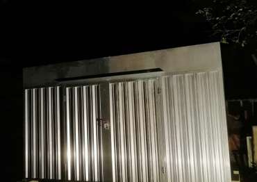 Надежный хозблок для хранения вещей в блестящем цинковом цвете в дер. Малые Горки, Наро-Фоминский р-н, МО