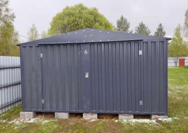 Красивый хозблок для прицепа и садовых качелей в графитовом цвете в СТ Сирень, Сергиево-Посадский р-н, МО