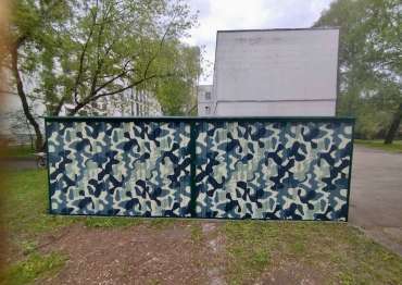 Компактный контейнер для хозяйственного инвентаря на территорию школы в г. Москва