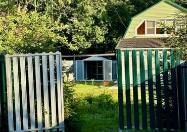 Гараж в комбинированной расцветке в дер. Глубоково, Серпуховский р-н, МО Гараж в комбинированной расцветке в дер. Глубоково, Серпуховский р-н, МО