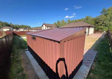 Хозблок с односкатной крышей для велосипедов и хозяйственных вещей в дер. Курилово, г.о. Солнечногорск, МО Хозблок с односкатной крышей для велосипедов и хозяйственных вещей в дер. Курилово, г.о. Солнечногорск, МО