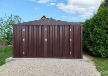 Универсальный гараж для хранения снегоходов в шоколадном цвете в дер. Глинное, Сычевский м.о, Смоленская обл. Универсальный гараж для хранения снегоходов в шоколадном цвете в дер. Глинное, Сычевский м.о, Смоленская обл.