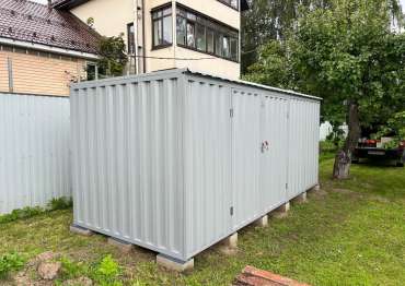 Прочный хозблок с плоской крышей для автомобильных шин и садовой техники в дер. Малая Черная, Дмитровский г.о, МО Прочный хозблок с плоской крышей для автомобильных шин и садовой техники в дер. Малая Черная, Дмитровский г.о, МО