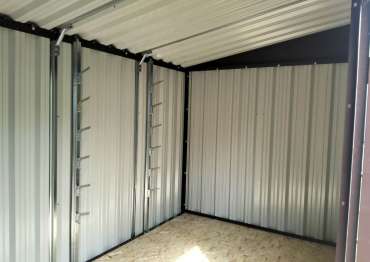 Индивидуальный хозблок с боковой дверью для хранения садовой техники и инвентаря в СНТ Кузьминский лес, г. Домодедово, МО Индивидуальный хозблок с боковой дверью для хранения садовой техники и инвентаря в СНТ Кузьминский лес, г. Домодедово, МО