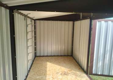 Вместительный хозблок для садовой техники и инвентаря в шоколадном цвете в СНТ Кузьминский лес, г. Домодедово, МО Вместительный хозблок для садовой техники и инвентаря в шоколадном цвете в СНТ Кузьминский лес, г. Домодедово, МО