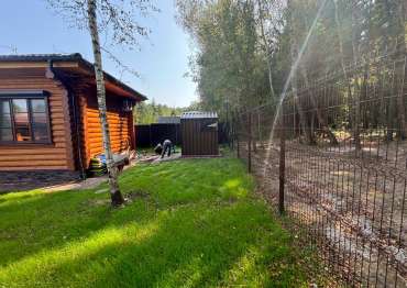 Достойный хозблок в двойной расцветке на участок для садового инвентаря в дер. Веткино, с.п. Ярденево, Малоярославецкий р-н, Калужская обл. Достойный хозблок в двойной расцветке на участок для садового инвентаря в дер. Веткино, с.п. Ярденево, Малоярославецкий р-н, Калужская обл.