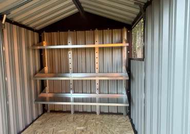 Вместительный хозблок с двускатной крышей на участок для садового инвентаря в двойной расцветке в дер. Веткино, с.п. Ярденево, Малоярославецкий р-н, Калужская обл. Вместительный хозблок с двускатной крышей на участок для садового инвентаря в двойной расцветке в дер. Веткино, с.п. Ярденево, Малоярославецкий р-н, Калужская обл.