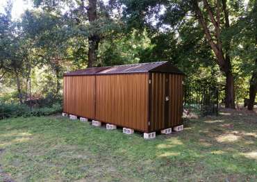 Универсальный хозблок с распашными воротами для садовой техники в комбинированной расцветке в р.п. Фряново, МО Универсальный хозблок с распашными воротами для садовой техники в комбинированной расцветке в р.п. Фряново, МО