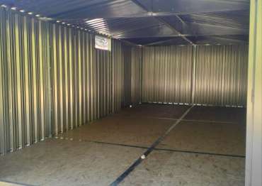 Функциональный автомобильный гараж с двускатной крышей и окном в цинковом цвете в дер. Краснораменье, Камешковский р-н, Владимирская обл.