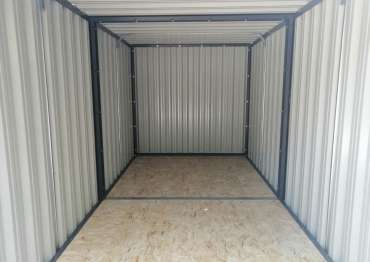 Вместительный хозблок на участок с плоской крышей для техники и велосипедов в графитовом цвете в пос. Сертякино, г. Подольск, МО Вместительный хозблок на участок с плоской крышей для техники и велосипедов в графитовом цвете в пос. Сертякино, г. Подольск, МО