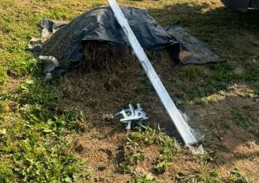 Антивандальный засов для гаража для хранения квадроцикла и газонокосилки в белоснежном цвете в дер. Березовка, окр. Муром, Владимирская обл. Антивандальный засов для гаража для хранения квадроцикла и газонокосилки в белоснежном цвете в дер. Березовка, окр. Муром, Владимирская обл.