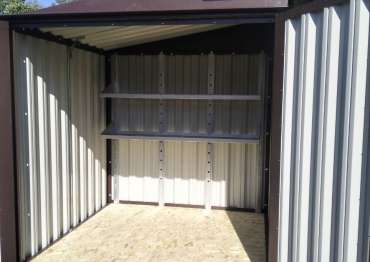 Многофункциональный мини хозблок с односкатной крышей для садовых инструментов в двойной расцветке в СНТ Содружество, Сергиево-Посадский р-н, МО Многофункциональный мини хозблок с односкатной крышей для садовых инструментов в двойной расцветке в СНТ Содружество, Сергиево-Посадский р-н, МО