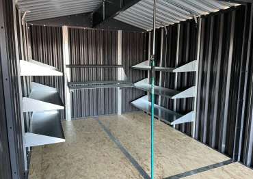 Просторный автомобильный гараж с удобными полками для хранения в пос. Первомайское, Филимонковский р-н, г. Москва Просторный автомобильный гараж с удобными полками для хранения в пос. Первомайское, Филимонковский р-н, г. Москва