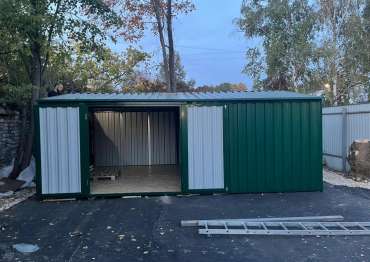 Быстровозводимый хозблок с двускатной крышей и воротами в г. Арзамас, Нижегородская обл.