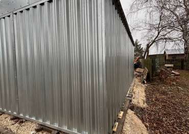 Гараж с двускатной крышей в дер. Земенки, Рязанский р-н, Рязанская обл.