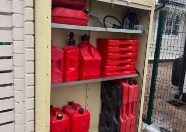 Роллетный шкаф для хранения ГСМ в дер. Лазурная, Конаковский окр, Тверская обл.