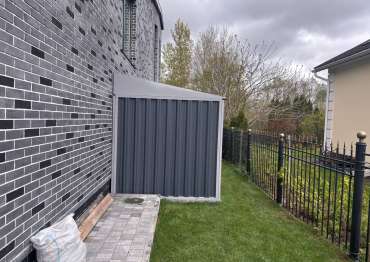 Хозблок для садовой тележки и хозяйственных вещей в дер. Славково, г.о. Истра, МО Хозблок для садовой тележки и хозяйственных вещей в дер. Славково, г.о. Истра, МО