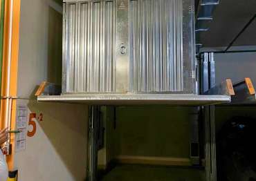 Контейнер в цинковом цвете для заказчицы в Клаус паркинг Контейнер в цинковом цвете для заказчицы в Клаус паркинг