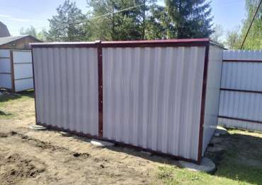 Яркий хозблок в дер. Аленино, Киржачский р-н, Владимирская обл.