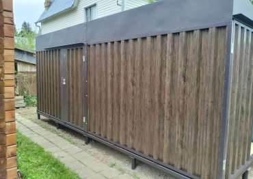 Хозблок в комбинированной расцветке в дер. Зинаевка, Наро-Фоминский окр., МО Хозблок в комбинированной расцветке в дер. Зинаевка, Наро-Фоминский окр., МО