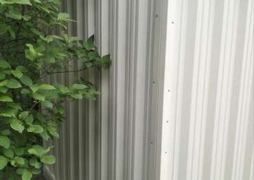 Хозблок в цвете "слоновая кость" в с. Калеево, Волоколамский р-н, МО Хозблок в цвете "слоновая кость" в с. Калеево, Волоколамский р-н, МО