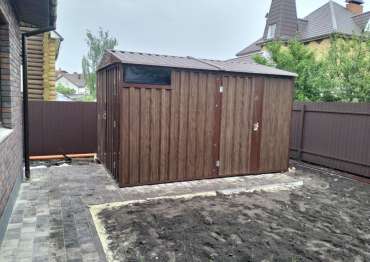 Хозблок в расцветке "под дерево" в с. Дядьково, Дядьковское с.п, Рязанская обл. Хозблок в расцветке "под дерево" в с. Дядьково, Дядьковское с.п, Рязанская обл.